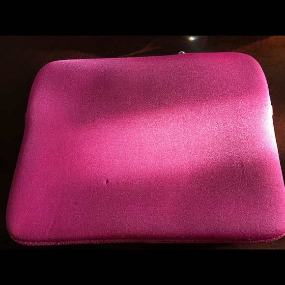 Encase IPad case. 9”x11” - Picture 2 of 3